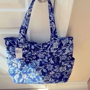 Vera Bradley Tote. NWT